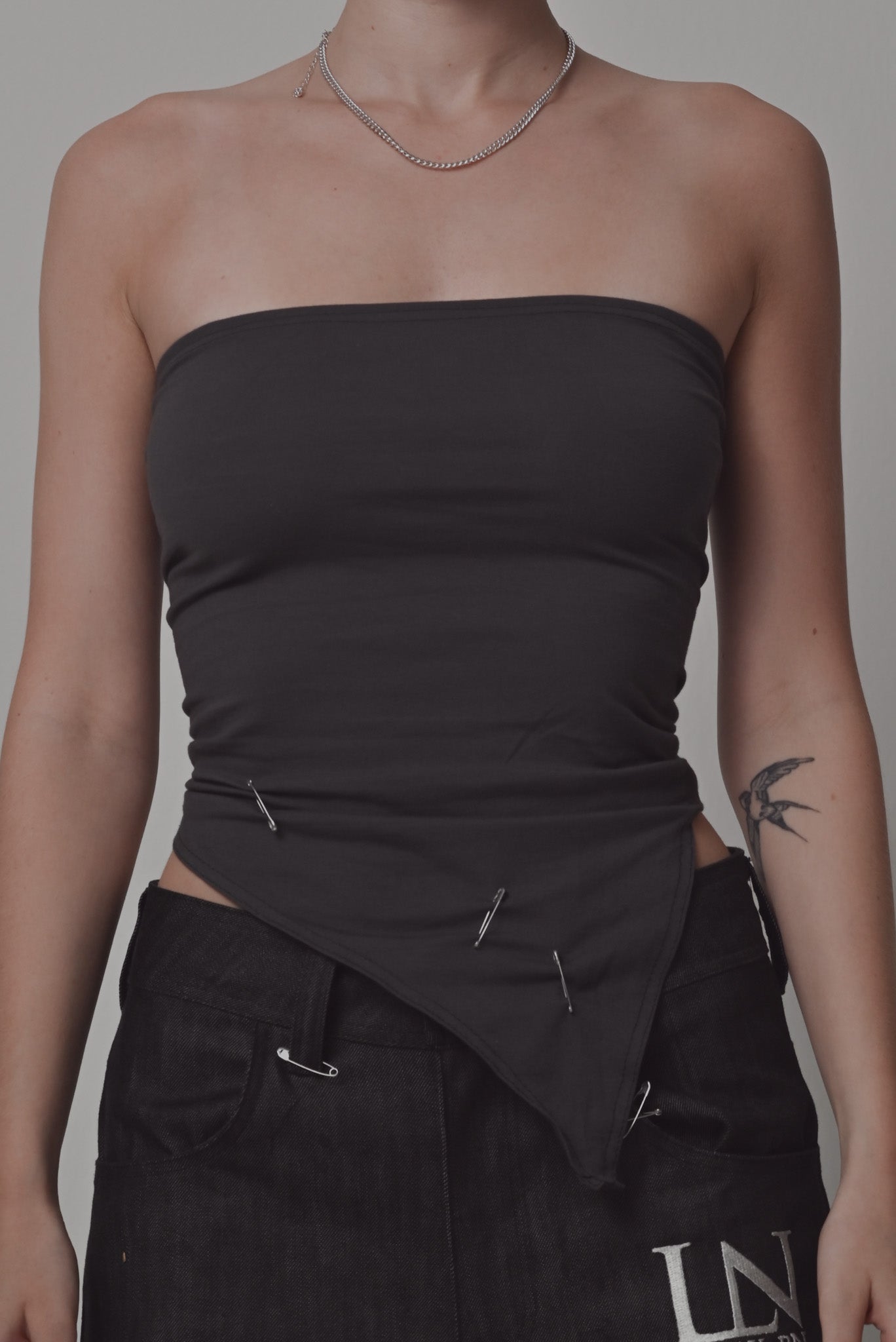 0025// SCHULTERFEIES TOP