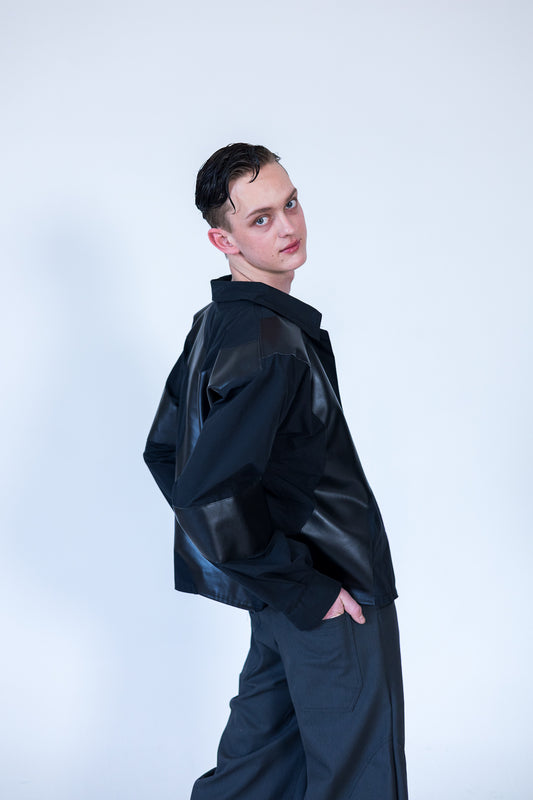 0035// HEMD MIT LEDER