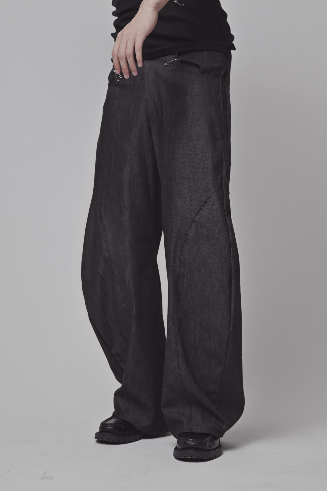 Baggy Jeanshose, von LabayPN, Ansicht von Vorne 